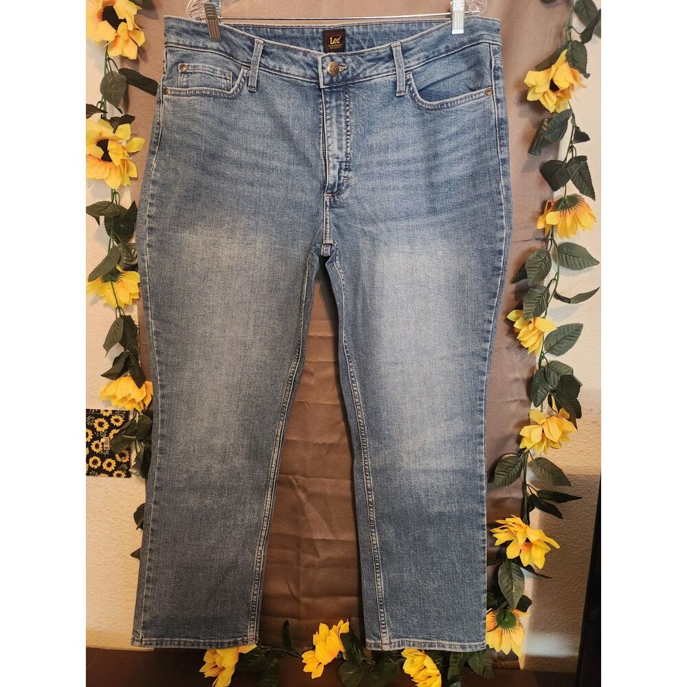 NWT Lee Women's Mid Rise Straight Leg Jeans - Size 18S Friction Resistant